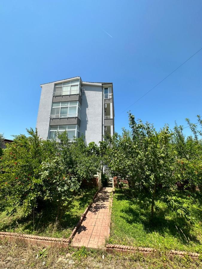 Lalzi Apartment Durres
